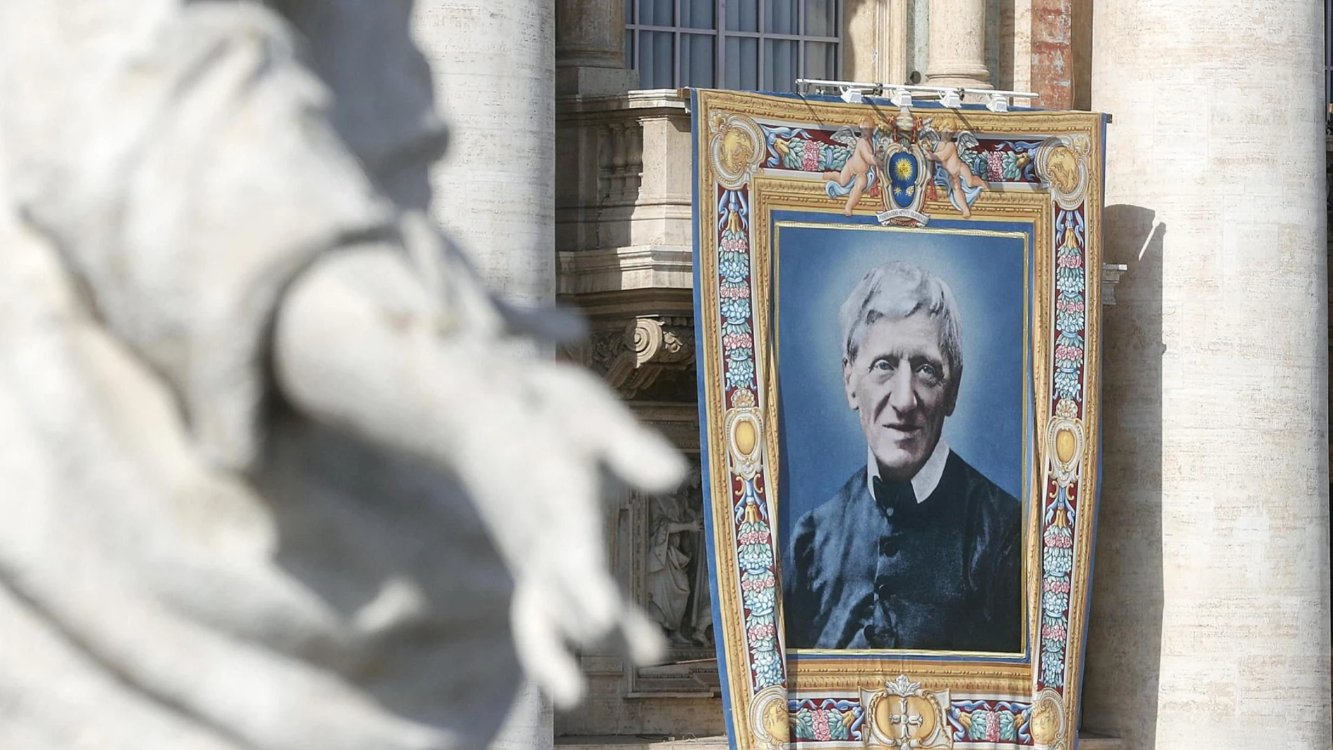 El tapiz de John Henry Newman, durante su canonización en 2019