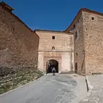Única puerta de entrada y de salida de la villa medieval mejor consevada del mundo