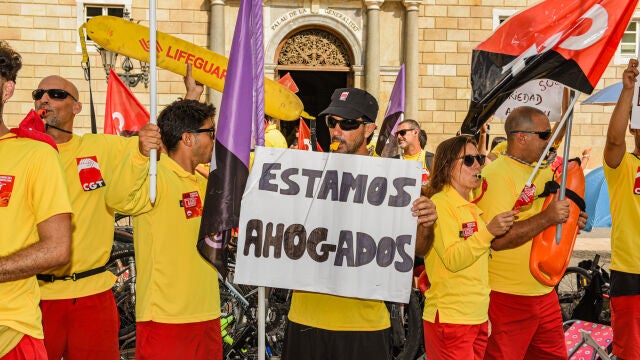 Arranca la huelga de socorristas de Barcelona