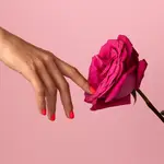 6 diseños de uñas románticas que vas a querer lucir