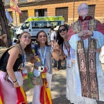 Fiesta española en el Vaticano: más de 25.000 jóvenes tiñen de verde la plaza de San Pedro