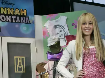 Miley Cyrus saltó a la fama interpretando a Hannah Montana Miley Cyrus saltó a la fama interpretando a Hannah Montana