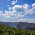 En el incendio en Las Hurdes (Cáceres) se mantiene evacuada la alquería de Avellanar