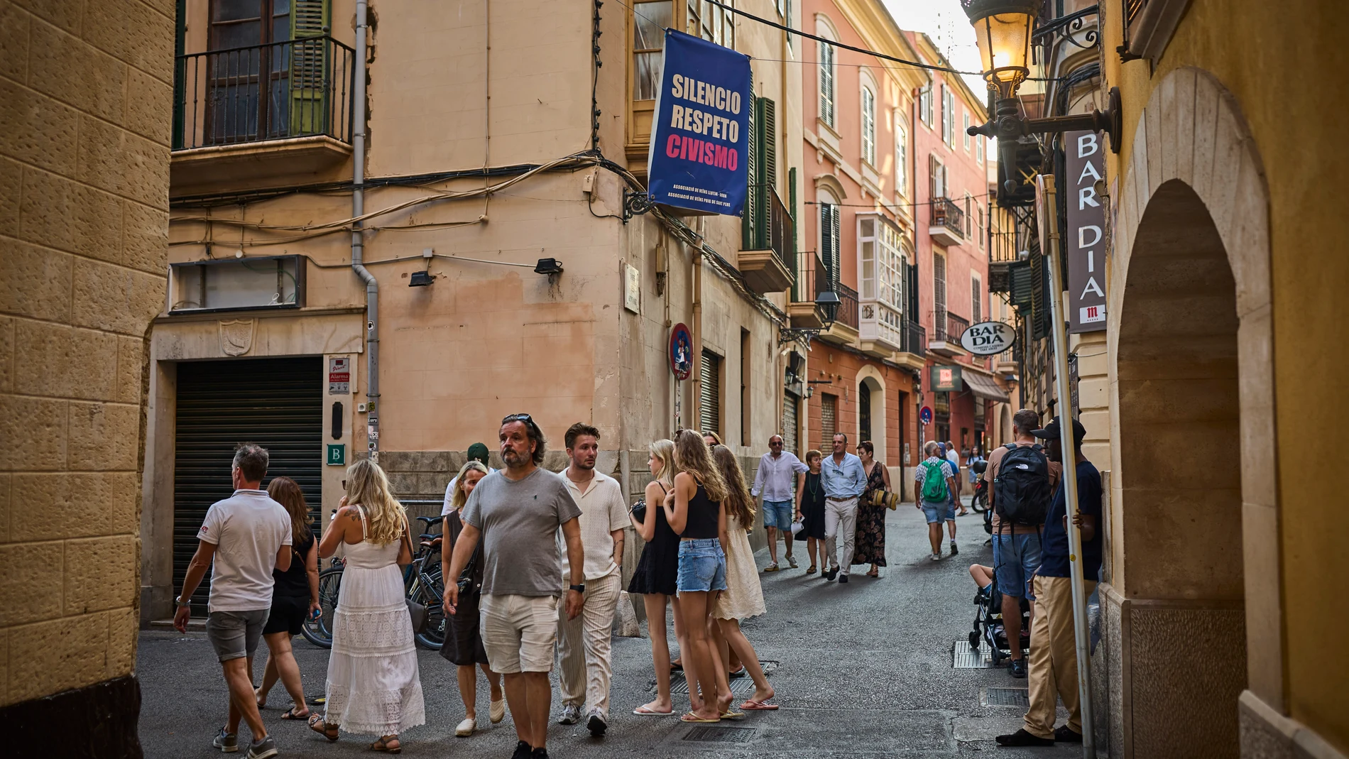 Turistas por las calles del centro de Palma de Mallorca. © Alberto R. Roldán / Diario La Razón. 02 08 2025