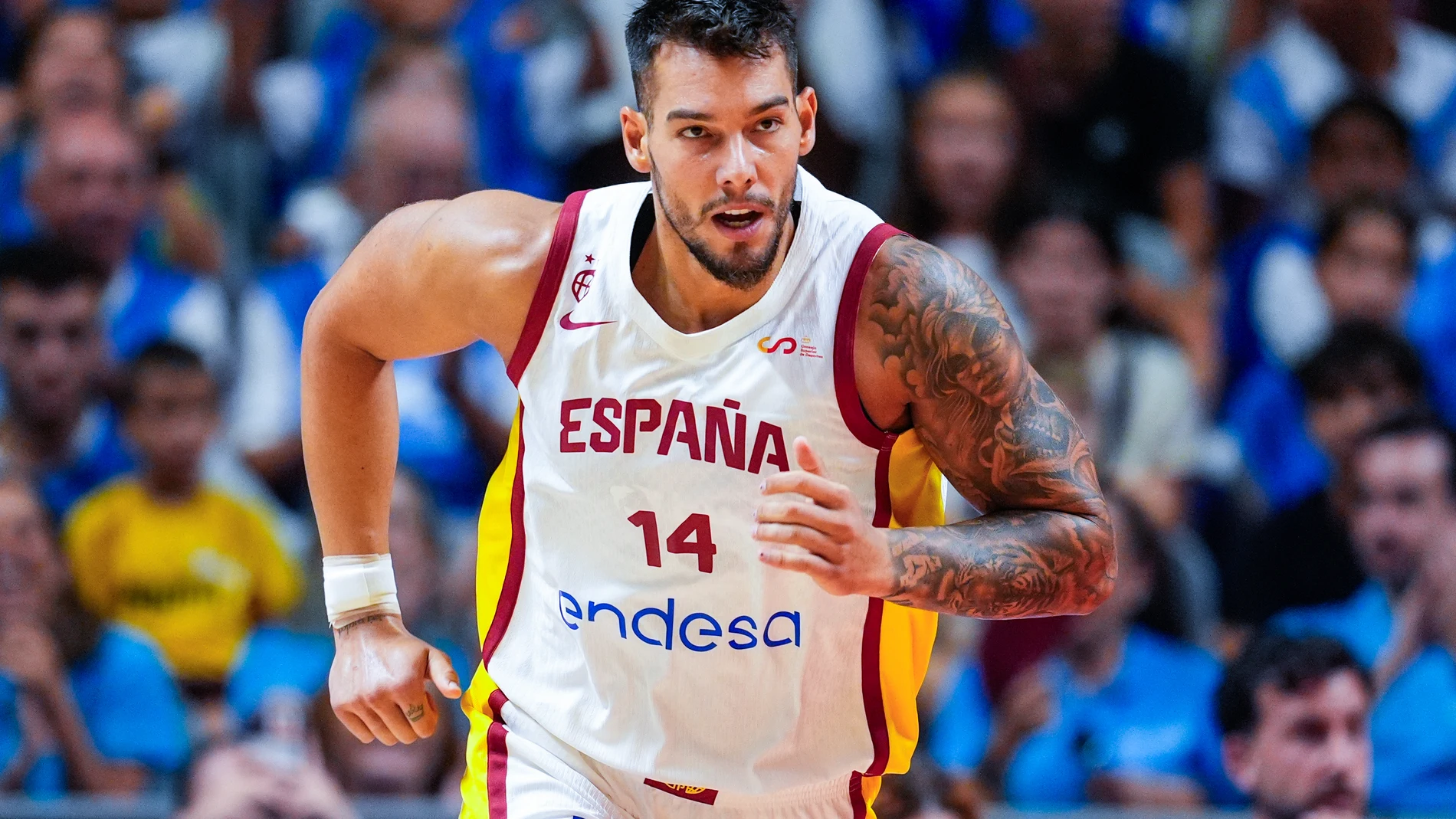 Willy Hernangómez, pívot titular de España