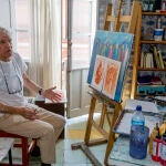 El pintor Manuel Lucas Adame (Sevilla, 1945), acogido en el Hospital de la Santa Caridad