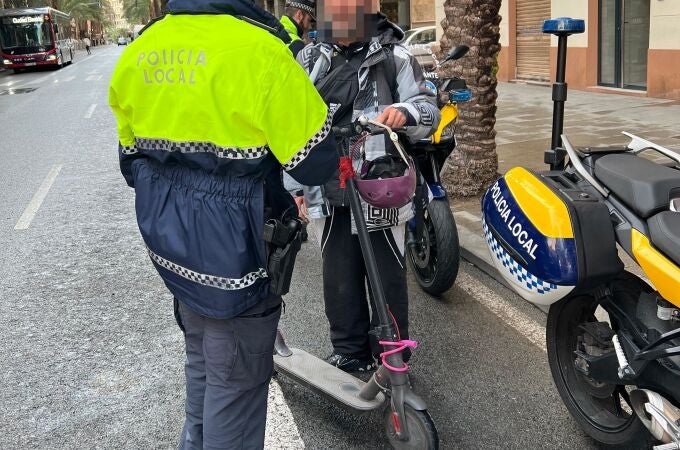Alicante.- La Policía Local impone más de 2.500 sanciones por incumplimientos en el uso de patinetes en lo que va de año
