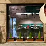 Fachada del restaurante El Huerto de Doña Deseada, en Salamanca, y una imagen del futbolista Rodri durante su visita a este templo gastronómico