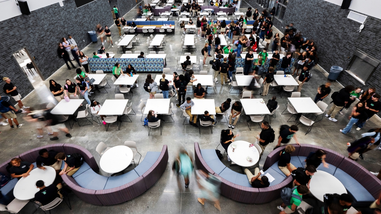 Despiden a una maestra en Reino Unido por contar a sus alumnos anécdotas sexuales