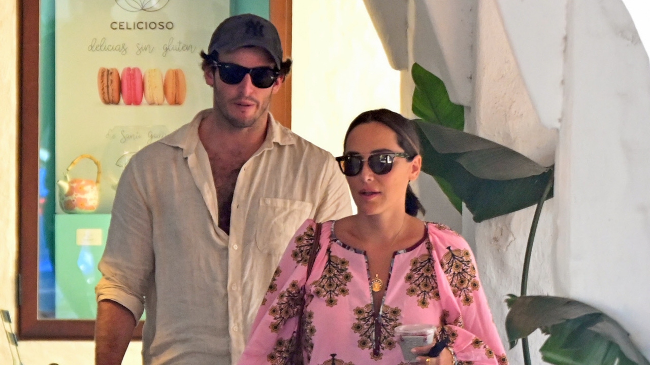 Tamara Falcó rescata esta falda bohemia en Cádiz con un truco estilístico que adoran las portuguesas