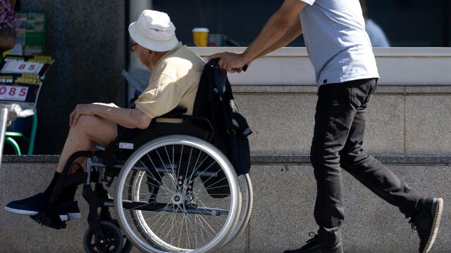 El PSOE pide un "procedimiento de urgencia" para el reconocimiento de la Dependencia para los más vulnerables