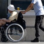 El PSOE pide un "procedimiento de urgencia" para el reconocimiento de la Dependencia para los más vulnerables