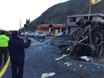 Ecuador.- Al menos cinco muertos y 22 heridos en un accidente de tráfico en Bolívar (Ecuador)