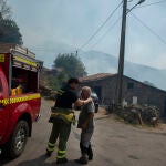 Cinco puntos casi simultáneos originan un incendio en Maceda (Ourense) que obliga a decretar el nivel 2 de emergencia