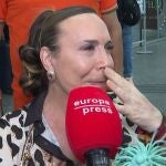 Benita, en silla de ruedas, reaparece entre lágrimas y emocionada