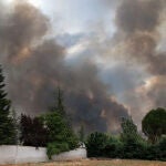 Nuevos desalojos elevan a 5.500 vecinos evacuados en León por el incendio de Molezuelas