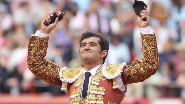 El torero mexicano Joselito Adame anuncia su retirada tras la corrida de mañana en Huesca