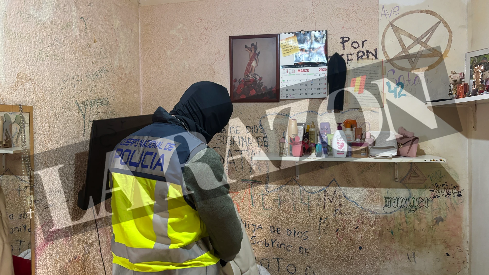 La Policía interviene el primer altar satánico de las maras en España.