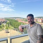 Ricardo Temiño con vistas de Burgos 
