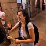 Activistas de izquierdas defienden a un carterista en Barcelona: “Sois unos racistas de mi***”