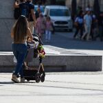 MADRID.-Fundación Madrina entrega cascos ortopédicos a dos mellizas de nueve meses para su tratamiento neurológico