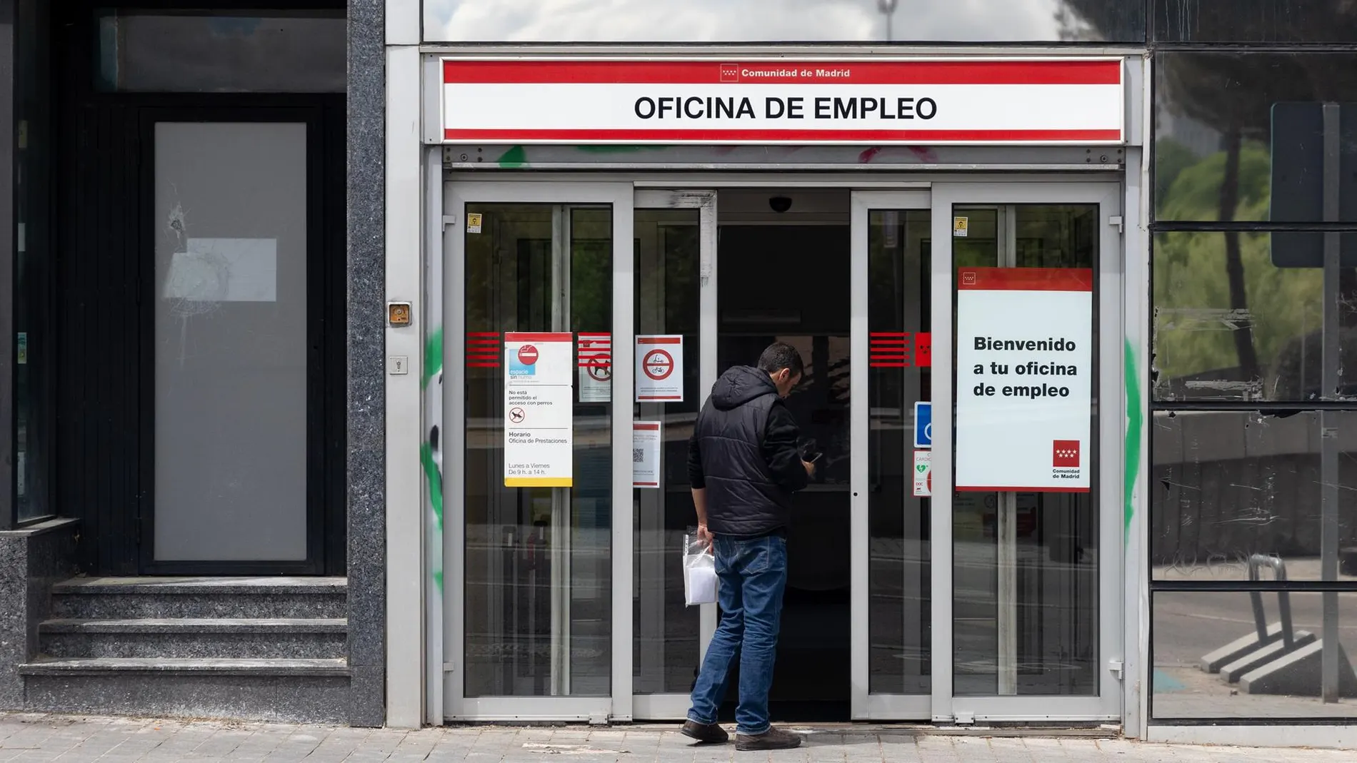 El 43% de jóvenes ha trabajado sin contrato y uno de cada tres está en riesgo de pobreza, según CCOO