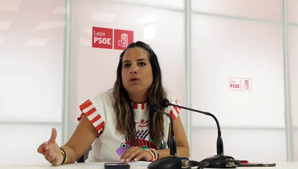 La vicesecretaria general, Nuria Rubio, tras la reunión de la Permanente del PSOECyL,