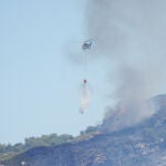  Cuatro medios aéreos se incorporan a la zona del incendio de Tarifa 