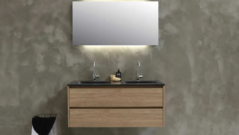 Se acabaron las cortinas de plástico en la ducha, aquí está la nueva tendencia 2025 que conquista los hogares