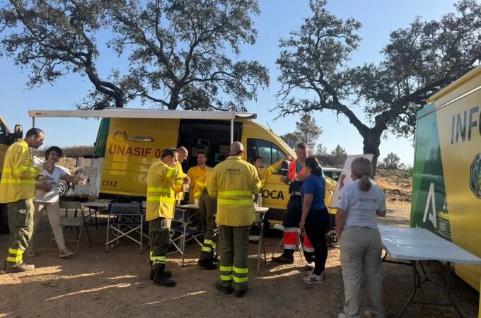 Huelva.- Sucesos.- Ayuntamiento dice que el incendio de Aroche es "de gran magnitud" y ha afectado a unas 500 hectáreas