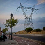 Torres de Alta Tensión en Arroyomolinos. Recursos de energía, electricidad, luz, Tendidos eléctricos. © Albert