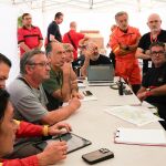 Suc.-Efectivos de extinción trabajan intensamente en 2 puntos calientes en el incendio de Teresa de Cofrentes (Valencia)