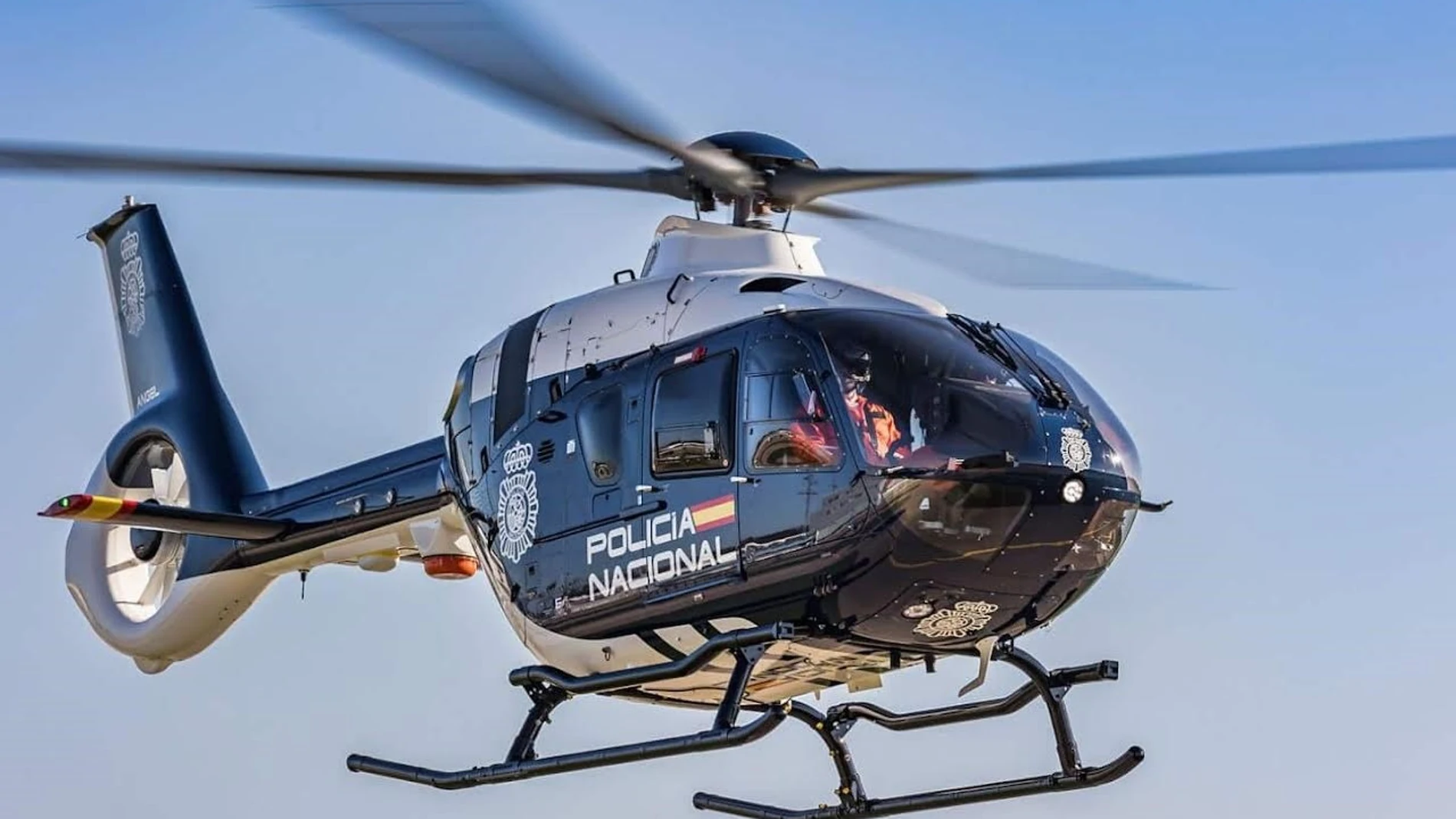 Helicóptero de la Policía Nacional REMITIDA / HANDOUT por POLICÍA NACIONAL Fotografía remitida a medios de comunicación exclusivamente para ilustrar la noticia a la que hace referencia la imagen, y citando la procedencia de la imagen en la firma 14/08/2025