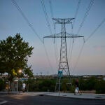 Torres de Alta Tensión en Arroyomolinos. Recursos de energía, electricidad, luz, Tendidos eléctricos. © Albert