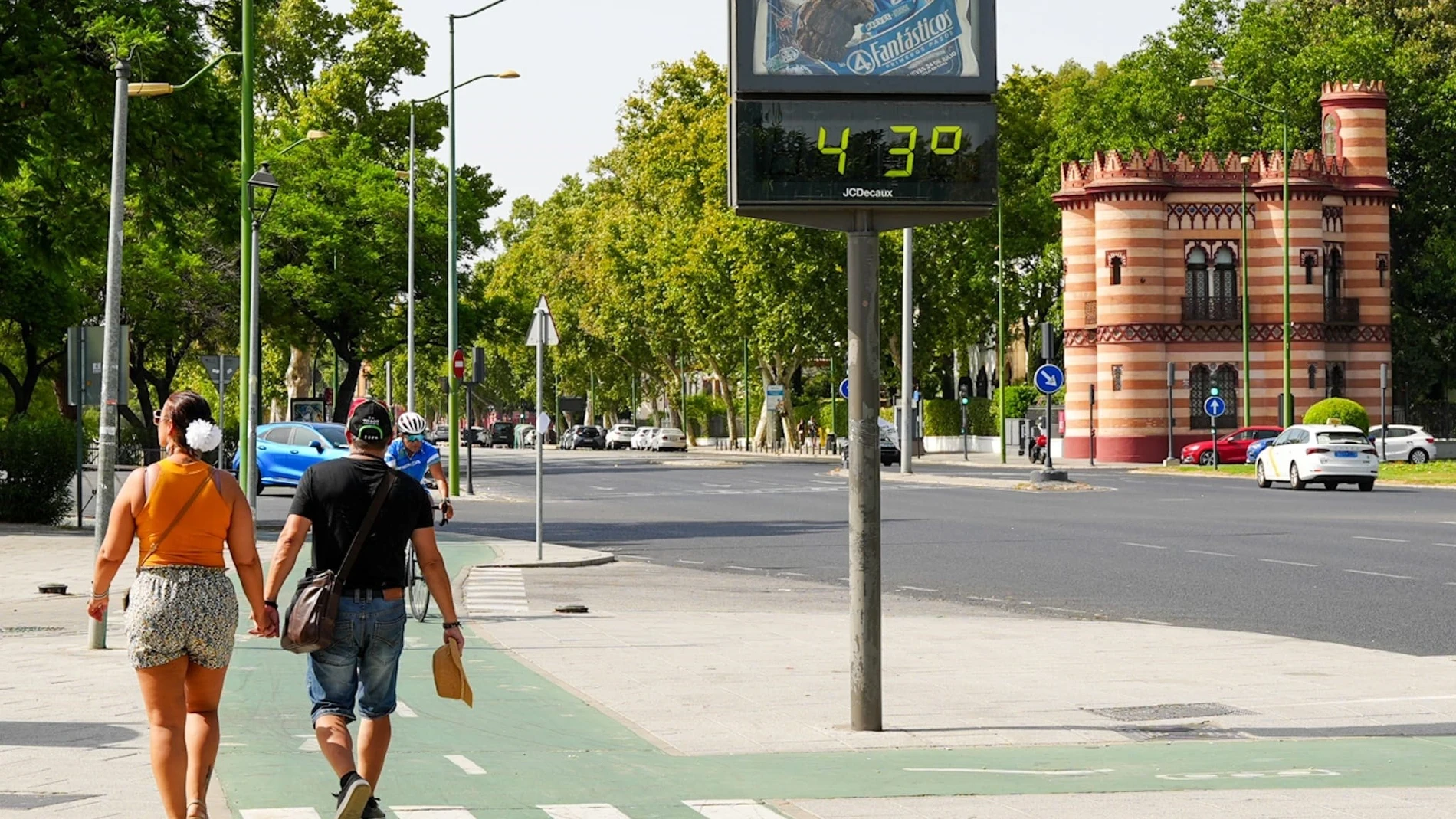Un termómetro marca 43 grados en Sevilla