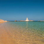 La cala de Baleares que esconde tres playas en su interior