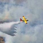 Labores de extinción de incendio en la provincia de León