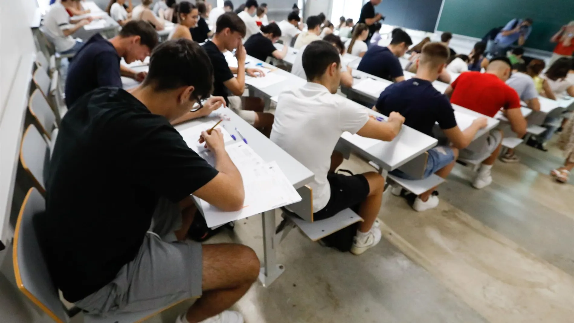 MURCIA.-Casi la mitad de los estudiantes de bachillerato murcianos eligen su grado universitario por vocación, según UNITOUR