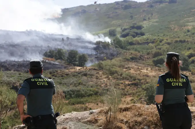 Los medios de extinción confían en poder “dar por estabilizado” el incendio de Porto (Zamora) entre esta noche y mañana Los medios de extinción confían en poder “dar por estabilizado” el incendio de Porto (Zamora) entre esta noche y mañana