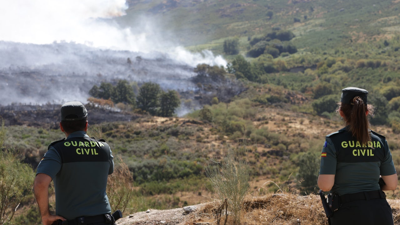 Los medios de extinción confían en poder “dar por estabilizado” el incendio de Porto (Zamora) entre esta noche y mañana
