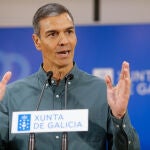Sánchez visita el Centro de Coordinación Operativo contra incendios de Ourense