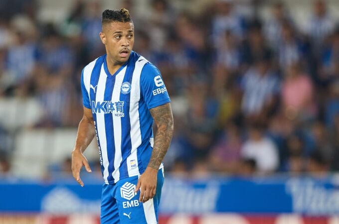 Mariano Diaz Mejia of Deportivo Alaves looks on during the LaLiga EA Sports match between Deportivo Alaves and Levante UD at Mendizorrotza on August 16, 2025, in Vitoria, Spain. AFP7 