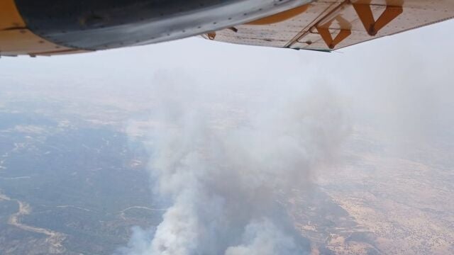 Sucesos.- Declarado un nuevo incendio en el paraje de La Contienda en Aroche (Huelva)