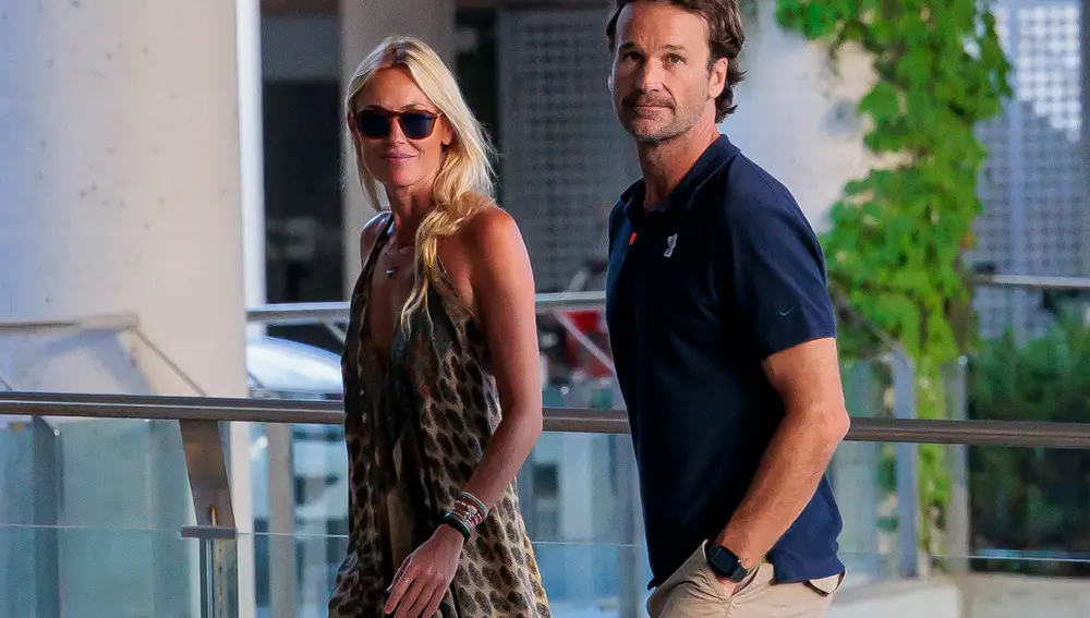 Carolina Cerezuela y Carlos Moyá acuden a visitar a Anglada