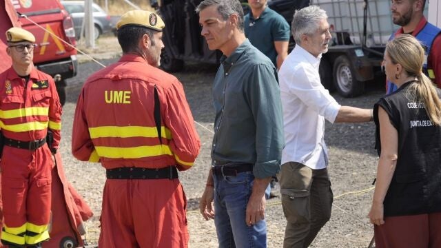 Pedro Sánchez pide extremar las precauciones y seguir las indicaciones ante los incendios: "Quedan horas difíciles"