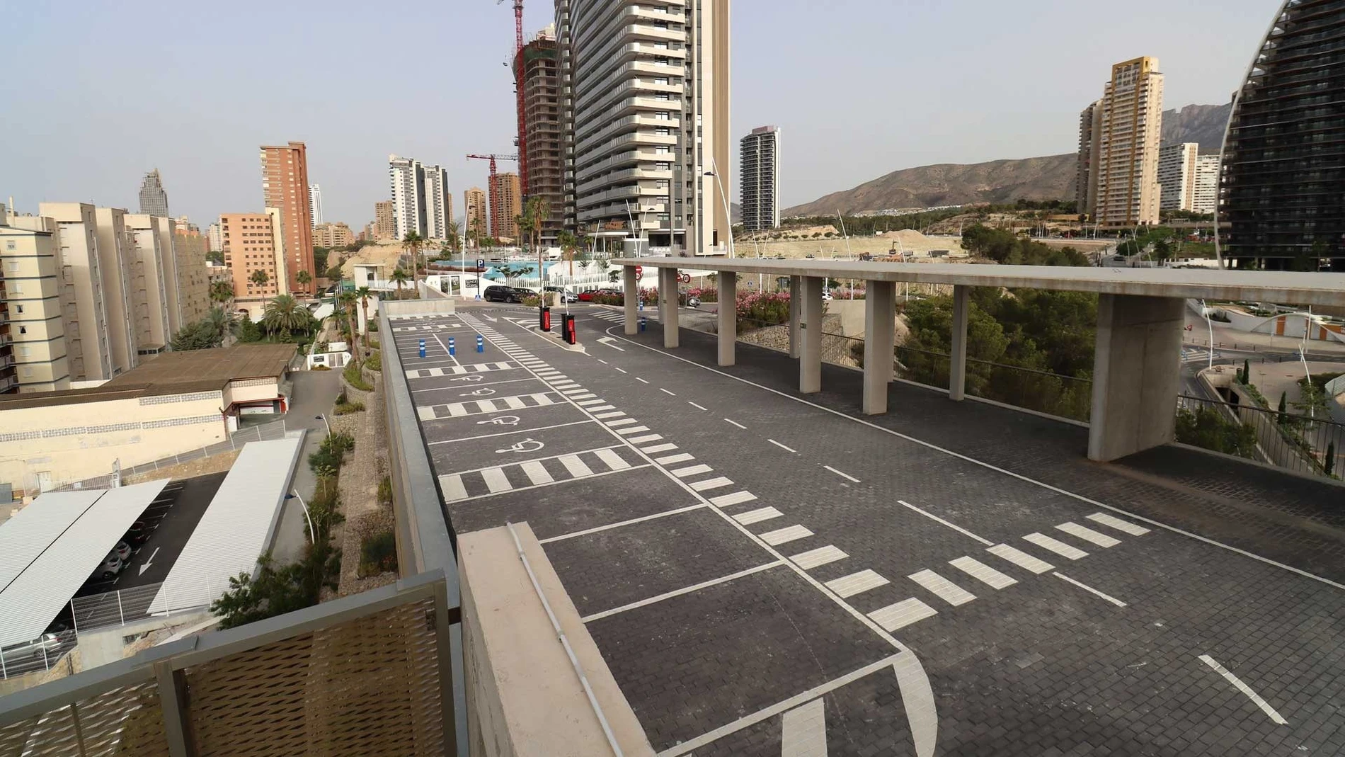 Benidorm (Alicante) licita el contrato para instalar placas fotovoltaicas en el aparcamiento disuasorio de Poniente REMITIDA / HANDOUT por AYUNTAMIENTO DE BENIDORM Fotografía remitida a medios de comunicación exclusivamente para ilustrar la noticia a la que hace referencia la imagen, y citando la procedencia de la imagen en la firma 19/08/2025