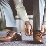 El zapato Oxford de Clarks que redefine la elegancia masculina: discreto, cómodo y con mucho estilo