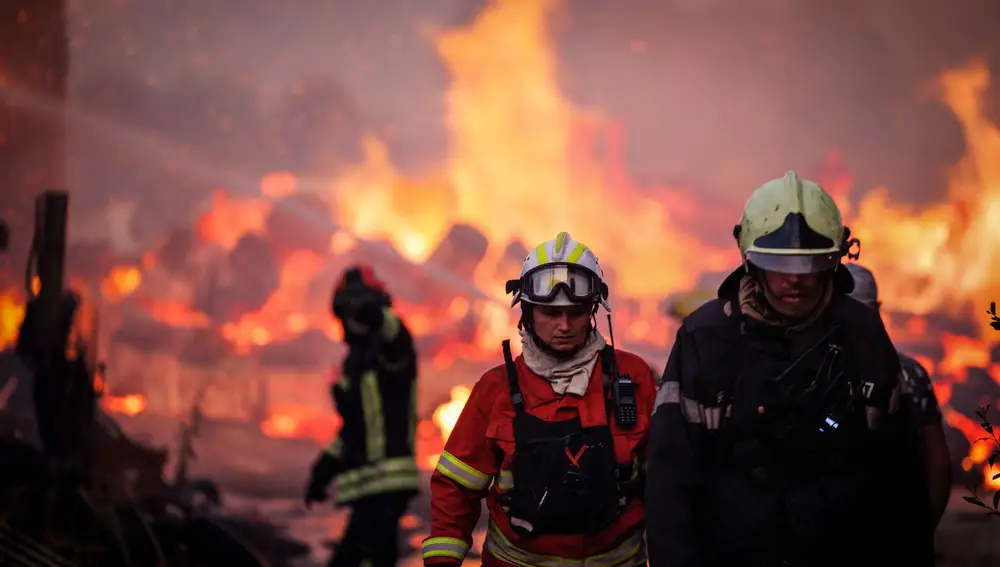 Portugal battles wildfires