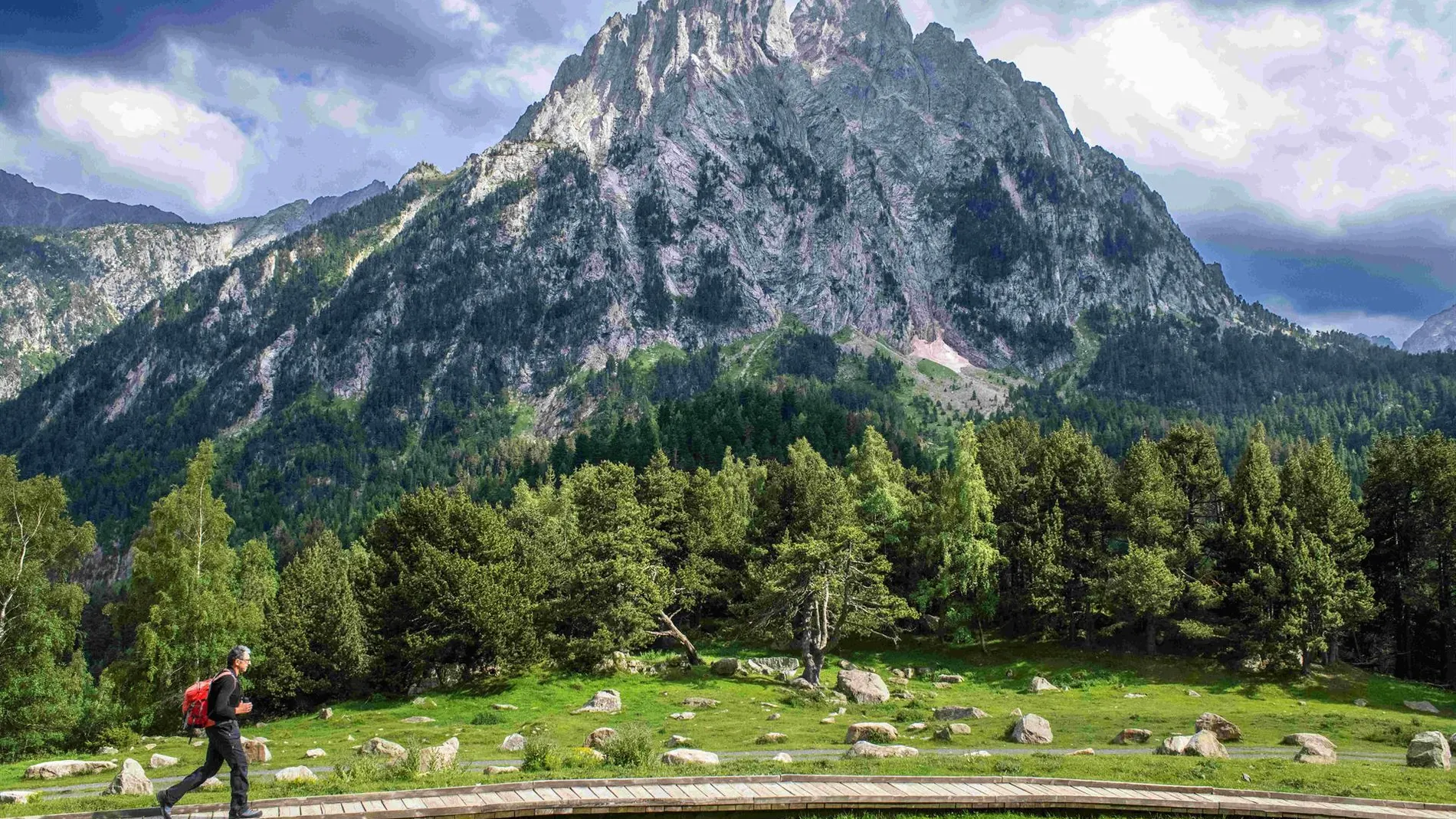 Sucesos.- Muere un senderista español de 67 años al sufrir una caída en los Pirineos franceses