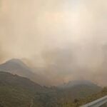 Desalojan a 330 vecinos de La Baña (León) por el incendio procedente de Porto (Zamora)